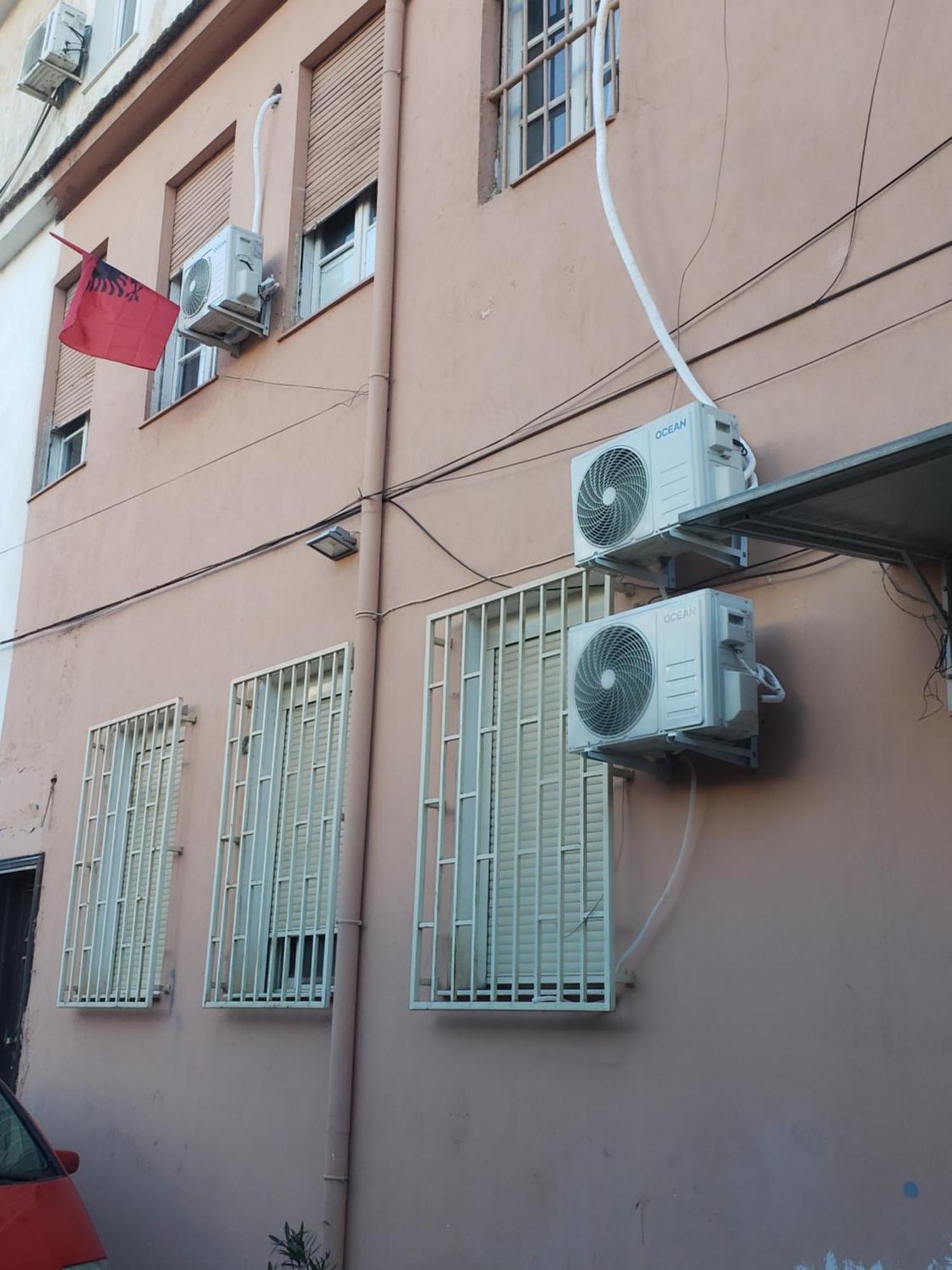 Hostel Oakland Tirana Exterior photo